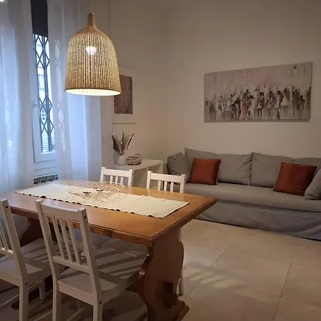 Apartment Near Hospital And Modena