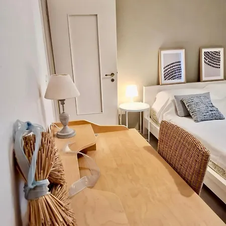 Near Hospital And * 摩德纳